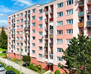 Slnečný 3-izbový byt s loggiou – Banská Štiavnica, Drieňová