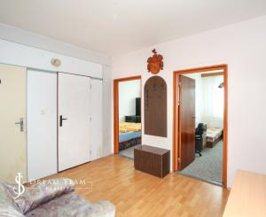 Slnečný 3-izbový byt s loggiou – Banská Štiavnica, Drieňová
