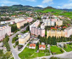 Slnečný 3-izbový byt s loggiou – Banská Štiavnica, Drieňová