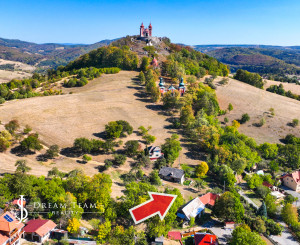 4 640m2 pozemok + 3 stavby pod Banskoštiavnickou kalváriou