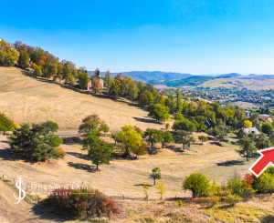 4 640m2 pozemok + 3 stavby pod Banskoštiavnickou kalváriou