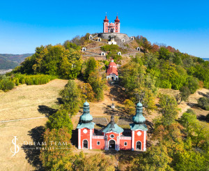4 640m2 pozemok + 3 stavby pod Banskoštiavnickou kalváriou