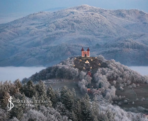 4 640m2 pozemok + 3 stavby pod Banskoštiavnickou kalváriou