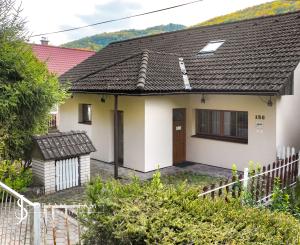 Dvojgeneračný rodinný dom, Hodruša-Hámre