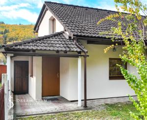 Dvojgeneračný rodinný dom, Hodruša-Hámre