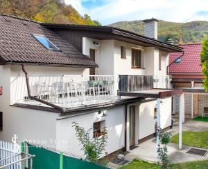 Dvojgeneračný rodinný dom, Hodruša-Hámre
