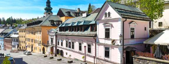 Zabehnutý penzión s reštauráciou v srdci mesta Banská Štiavnica