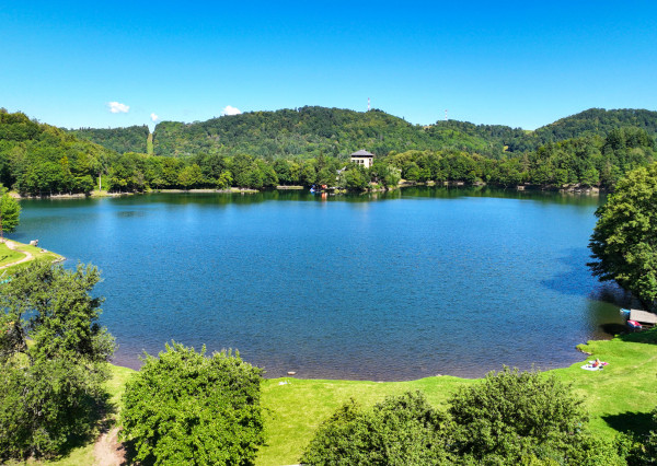 REZERVOVANÉ 4-izbová chata, 74m2, Počúvadlo Jazero - Banská Štiavnica