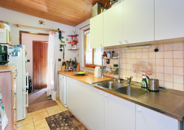 REZERVOVANÉ 4-izbová chata, 74m2, Počúvadlo Jazero - Banská Štiavnica