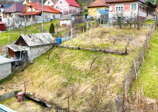 Priestranný rodinný dom pre viacčlennú rodinu v obci Hrušov