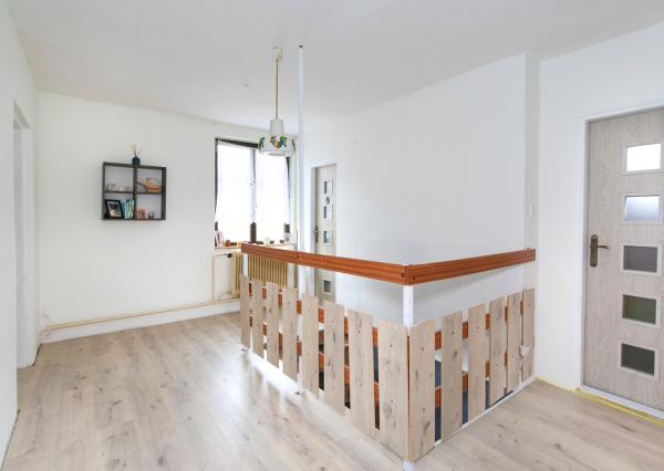 Priestranný rodinný dom pre viacčlennú rodinu v obci Hrušov