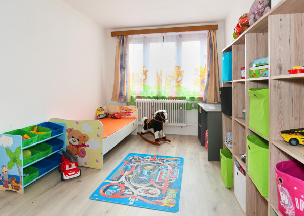 Priestranný rodinný dom pre viacčlennú rodinu v obci Hrušov