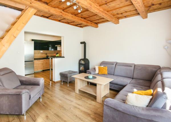 Zrekonštruovaný rodinný dom s terasou v obci Svätý Anton