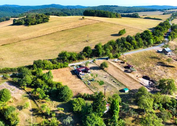 Slnečný, stavebný pozemok o veľkosti 1637m2 v obci Počúvadlo