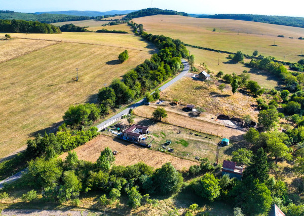 Slnečný, stavebný pozemok o veľkosti 1637m2 v obci Počúvadlo