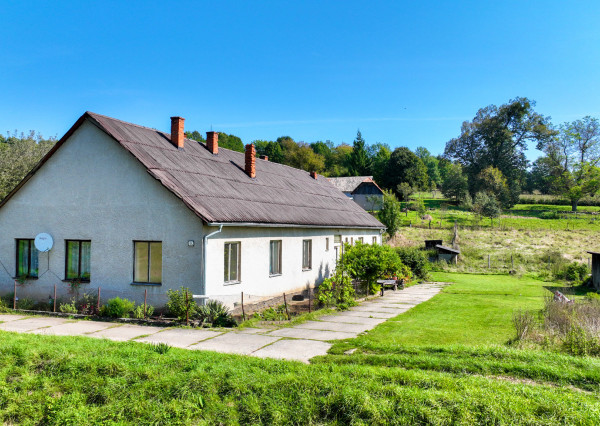 Rodinný dom so štyrmi bytovými jednotkami v obci Beluj
