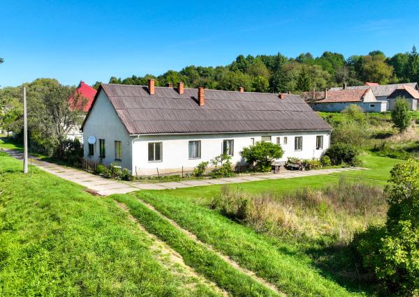Rodinný dom so štyrmi bytovými jednotkami v obci Beluj
