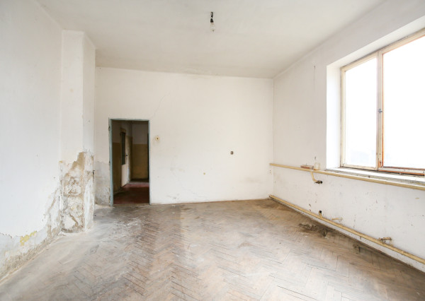 Rodinný dom so štyrmi bytovými jednotkami v obci Beluj