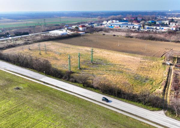 18 500m2 pozemok pre výstavbu rodinných domov, Leopoldov