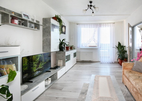 3-izbový, 68m2, pekne zrekonštruovaný, slnečný byt Levice