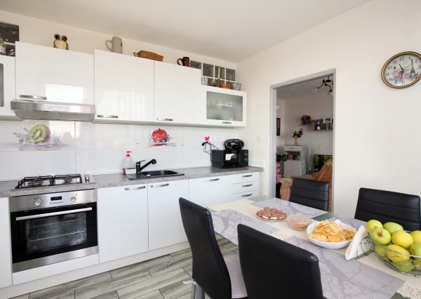 3-izbový, 68m2, pekne zrekonštruovaný, slnečný byt Levice