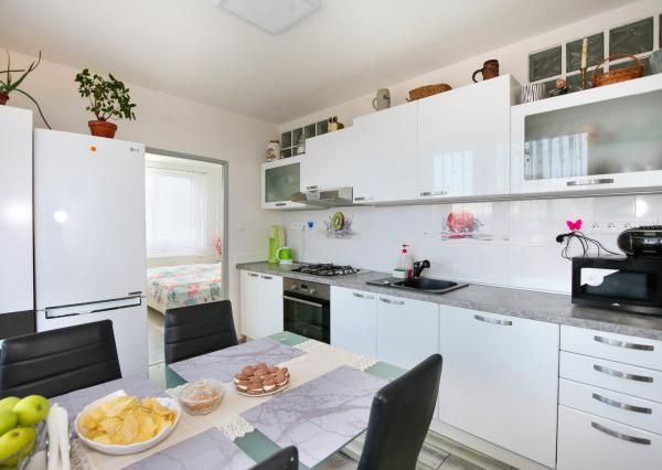 3-izbový, 68m2, pekne zrekonštruovaný, slnečný byt Levice