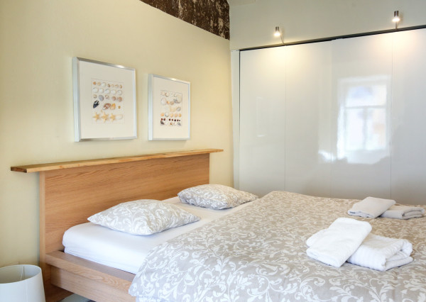 Zabehnutý apartmán - byt v centre mesta Banská Štiavnica