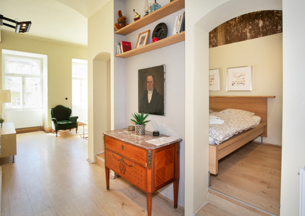 Zabehnutý apartmán - byt v centre mesta Banská Štiavnica