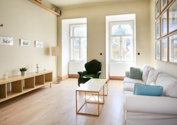 Zabehnutý apartmán - byt v centre mesta Banská Štiavnica