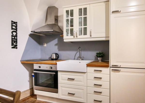 Zabehnutý apartmán - byt v centre mesta Banská Štiavnica