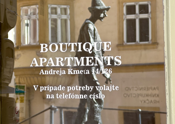 Zabehnutý apartmán - byt v centre mesta Banská Štiavnica