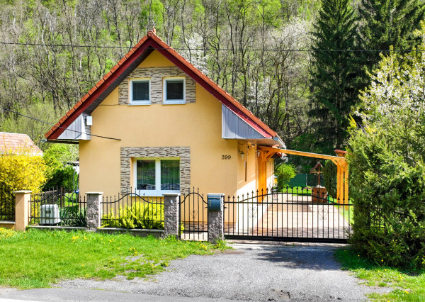 6 izbový komplet zrekonštruovaný rodinný dom Svätý Anton