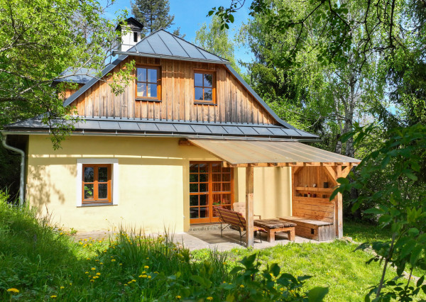 Rodinný dom s apartmánom a záhradou 1540m2, Banská Štiavnica