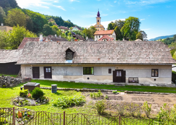 Vidiecky dom v obci Svätý Anton so slnečným pozemkom 1927m2
