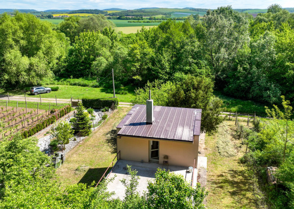 REZERVOVANÉ - Viničný dom s pozemkom 1060m2 Veľké Turovce