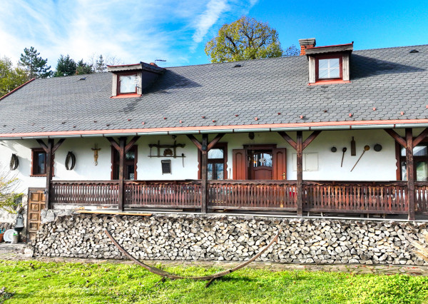 Romantická zrekonštruovaná a zariadená chalupa Malá Lehota