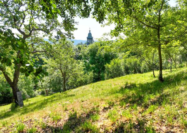 Slnečný, rekreačný pozemok 1250m2, centrum Banská Štiavnica