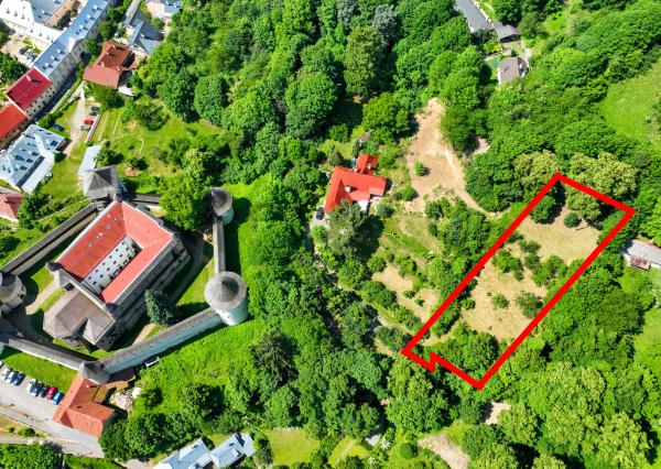 Slnečný, rekreačný pozemok 1250m2, centrum Banská Štiavnica