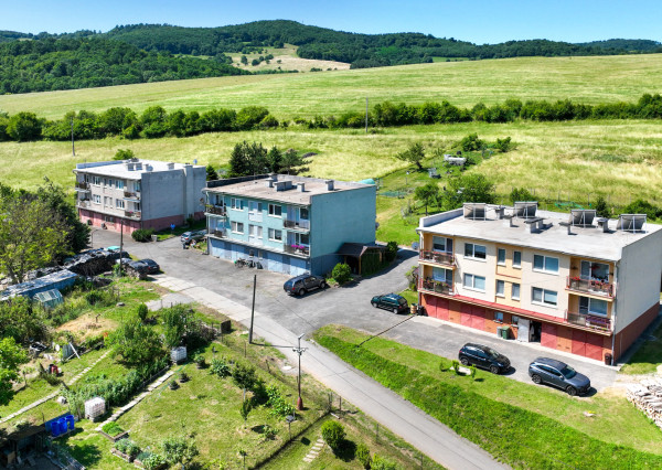 Priestranný 3-izbový byt o veľkosti 92m2 s garážou, Prenčov