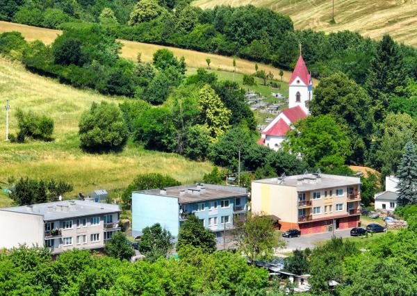 Priestranný 3-izbový byt o veľkosti 92m2 s garážou, Prenčov