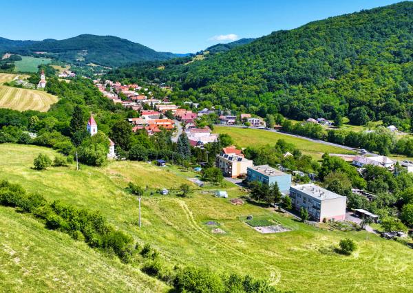 Priestranný 3-izbový byt o veľkosti 92m2 s garážou, Prenčov