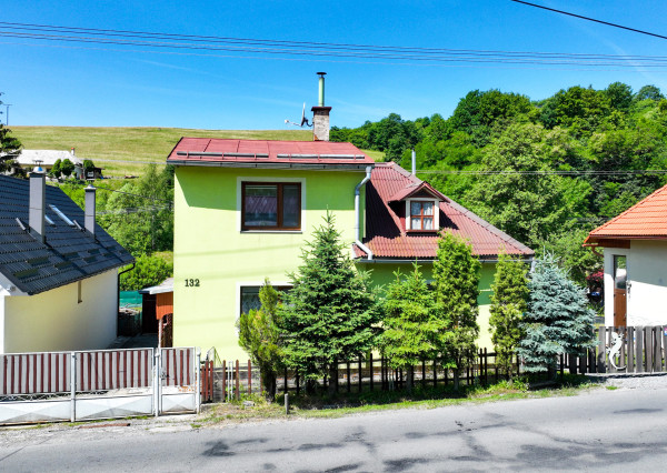 Rodinný dom so záhradou 320m2, 4 izby + Garáž, Svätý Anton