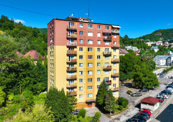 3-izbový byt s balkónom, 63m2, Dolná ulica, Banská Štiavnica