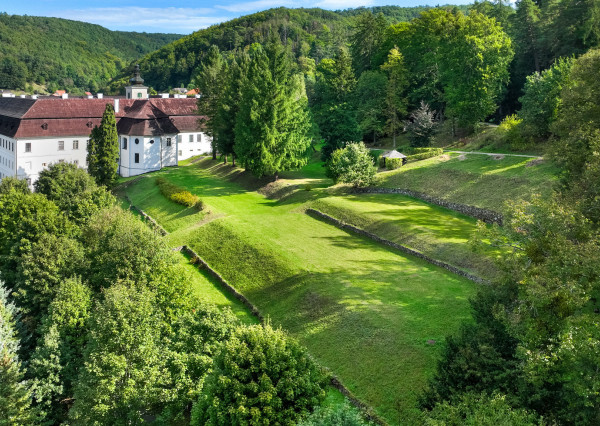 Obývateľný vidiecky dom, chalupa s pozemkom 500m2 Svätý Anton