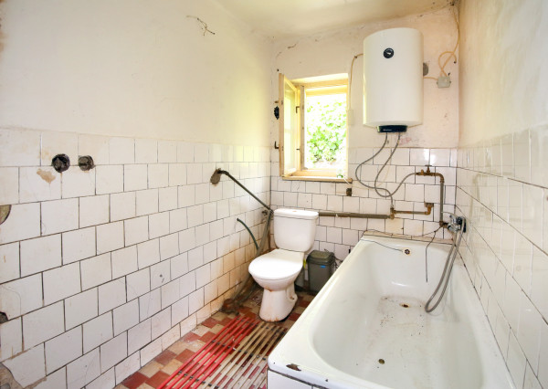 2-izbový rodinný dom v pôvodnom stave, Štiavnické Bane