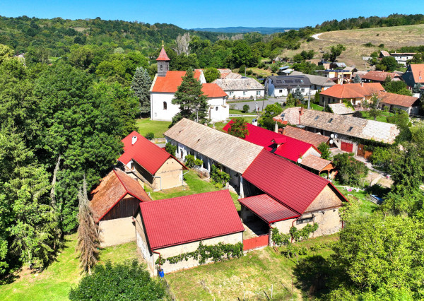 Krásna vidiecka usadlosť s nádherným pozemkom 6738m2, Šipice