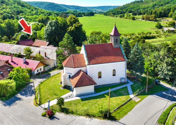 REZERVOVANÉ - Vidiecka usadlosť s pozemkom 6738m2, Šipice