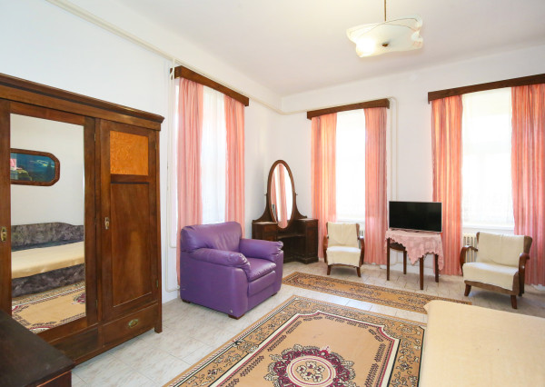 REZERVOVANÉ - Vidiecka usadlosť s pozemkom 6738m2, Šipice