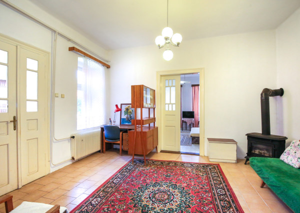 REZERVOVANÉ - Vidiecka usadlosť s pozemkom 6738m2, Šipice