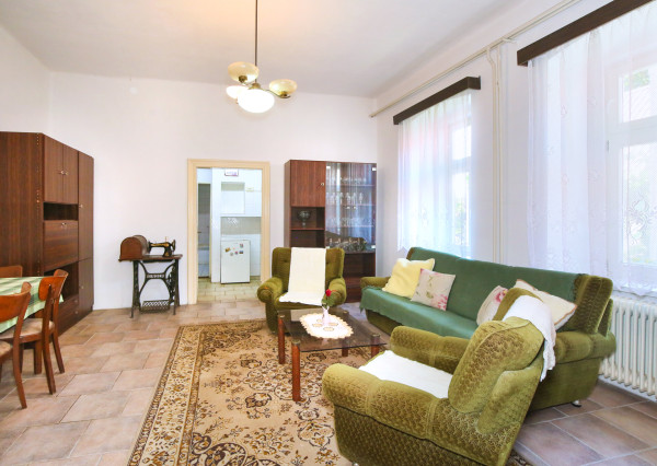 REZERVOVANÉ - Vidiecka usadlosť s pozemkom 6738m2, Šipice